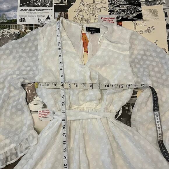 Adorable long sleeve mini romper - Picture 8 of 9